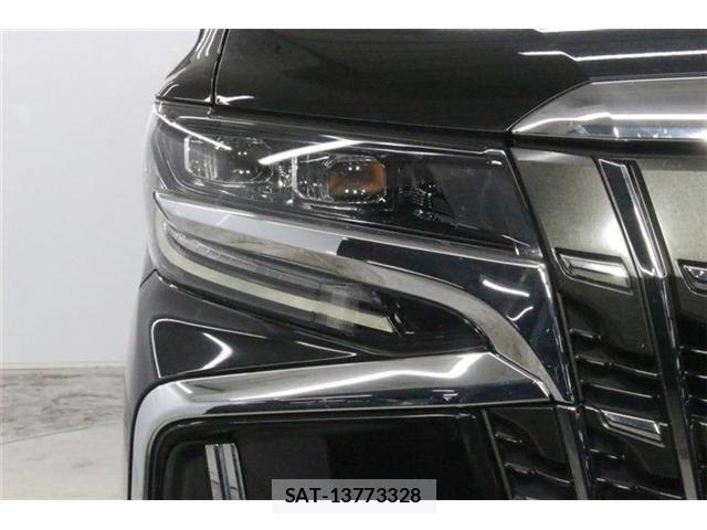 Toyota ALPHARD 2020-06 8206131-11