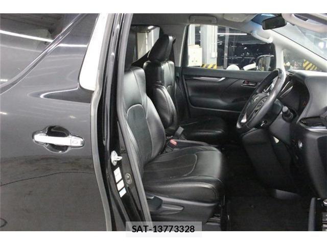 Toyota ALPHARD 2020-06 8206131-28