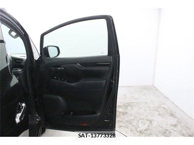 Toyota ALPHARD 2020-06 8206131-29