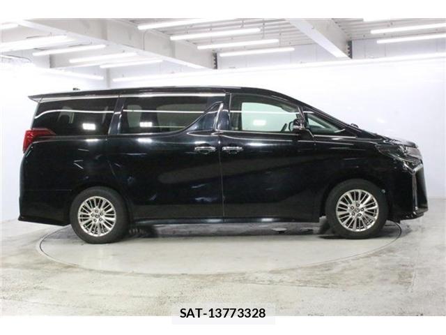 Toyota ALPHARD 2020-06 8206131-3