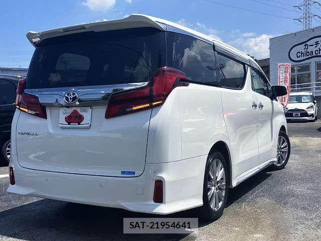 Toyota ALPHARD 2020-11 8206105-2