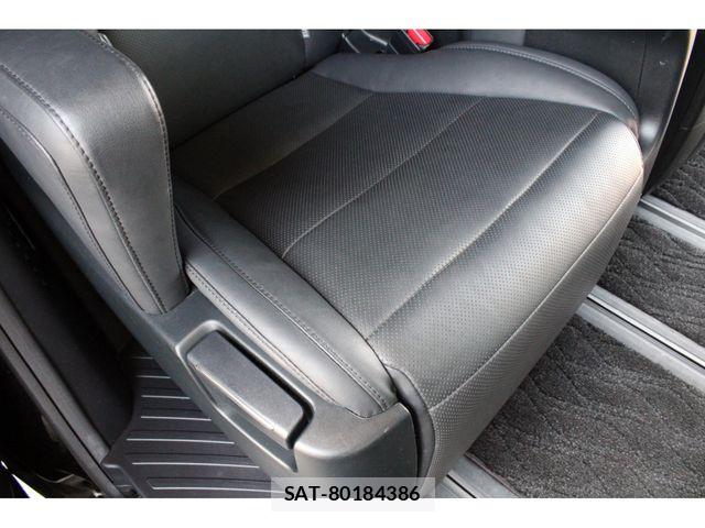 Toyota ALPHARD 2021-07 8206082-17