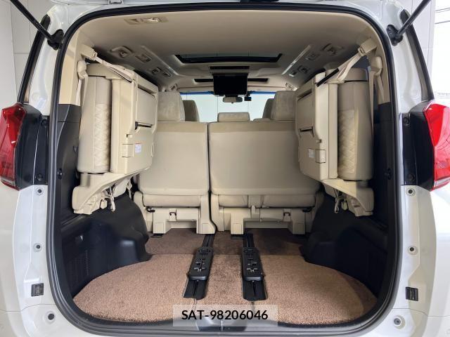 Toyota ALPHARD 2019-05 8228755-21
