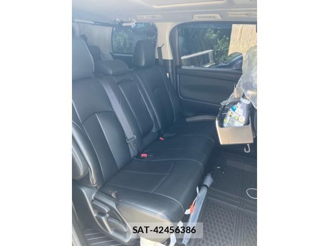 Toyota ALPHARD 2017-08 8228768-15