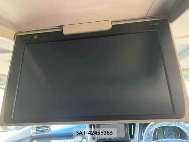 Toyota ALPHARD 2017-08 8228768-17