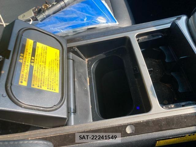 Toyota ALPHARD 2013-02 8228772-24