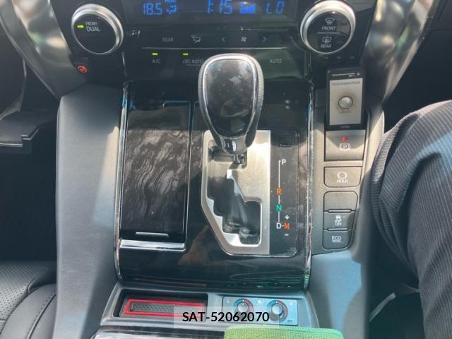 Toyota ALPHARD 2021-08 8228748-17