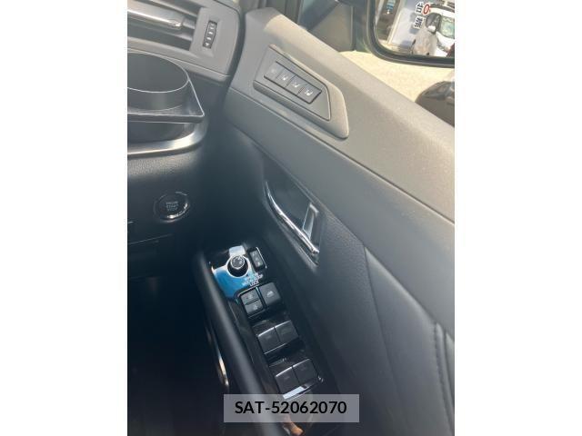 Toyota ALPHARD 2021-08 8228748-19