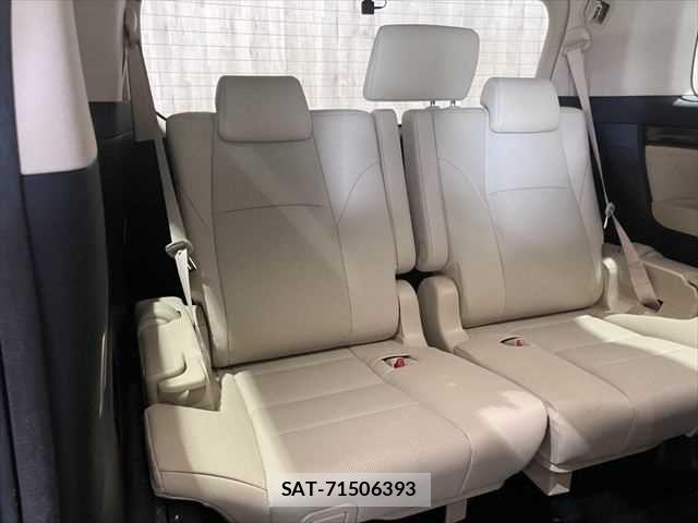 Toyota ALPHARD 2018-11 8228762-11