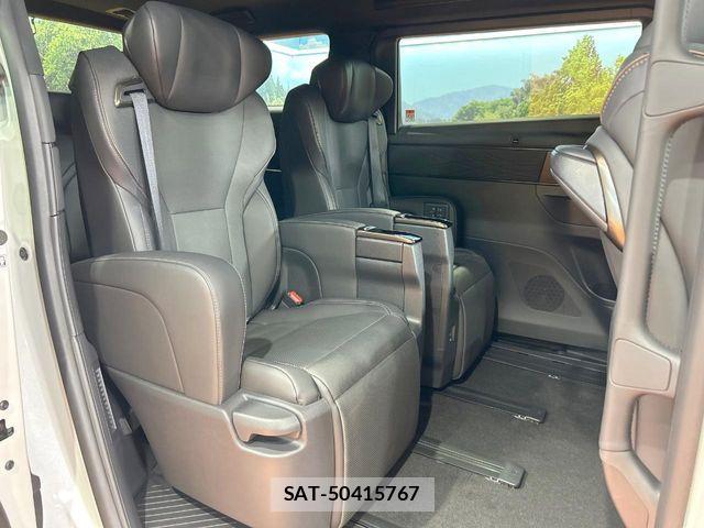 Toyota ALPHARD 2024-08 8228742-8