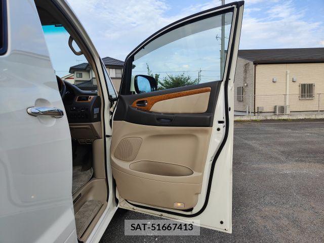 Toyota ALPHARD 2005-06 8244517-18
