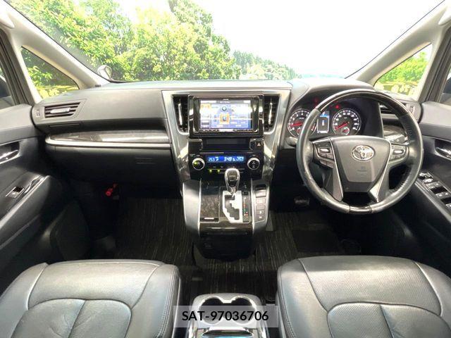 Toyota ALPHARD 2015-08 8244505-1