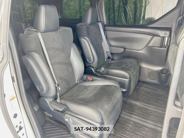 Toyota ALPHARD 2021-08 8244495-8