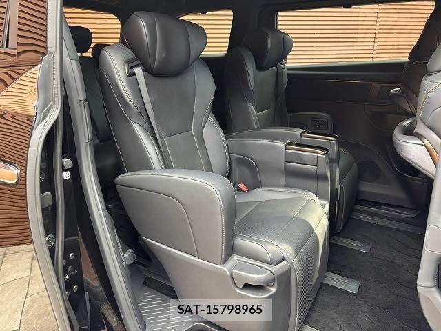Toyota ALPHARD 2023-11 8244478-11