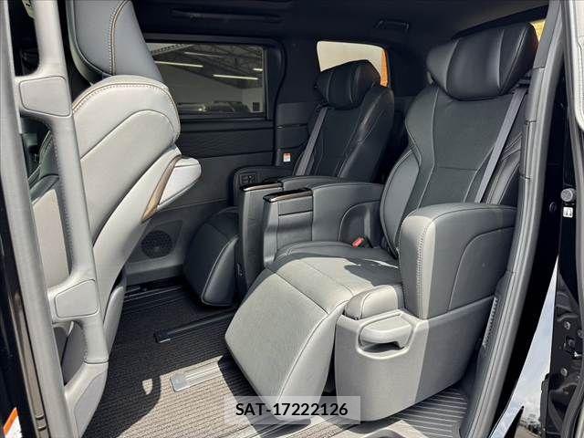 Toyota ALPHARD 2026-05 8244474-17