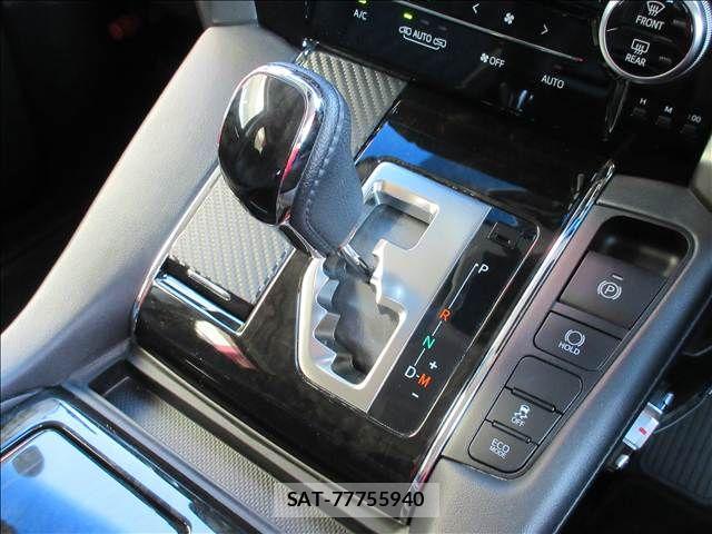 Toyota ALPHARD 2017-03 8244502-17