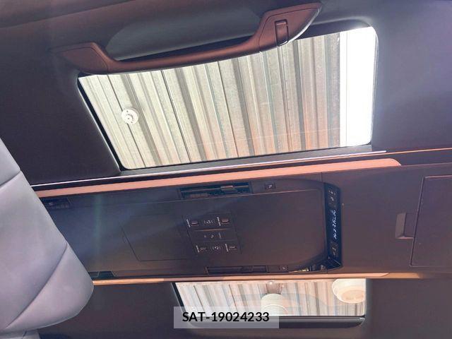 Toyota ALPHARD 2024-01 8244475-2