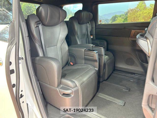 Toyota ALPHARD 2024-01 8244475-8