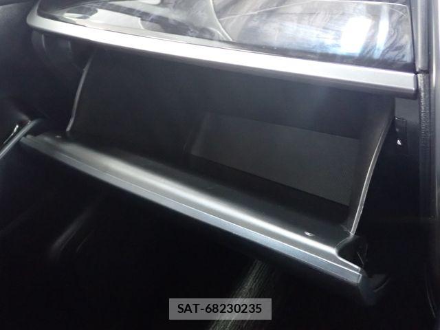 Toyota ALPHARD 2018-05 8244500-12