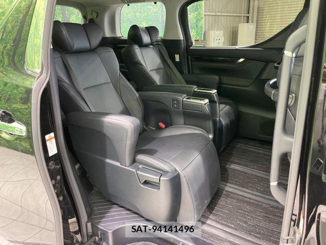 Toyota ALPHARD 2018-06 8244484-9