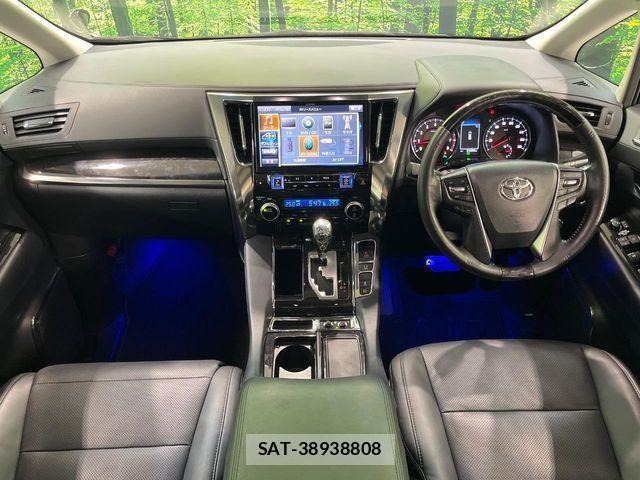 Toyota ALPHARD 2018-06 8244486-1