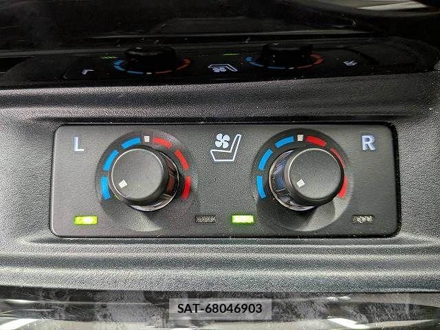 Toyota ALPHARD 2021-07 8244485-6