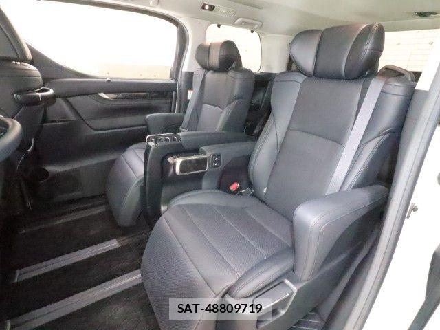 Toyota ALPHARD 2019-09 8312771-11