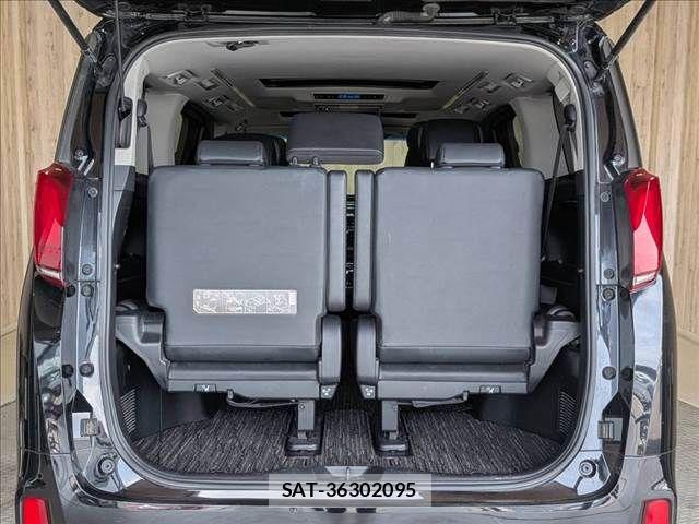 Toyota ALPHARD 2019-04 8312790-12
