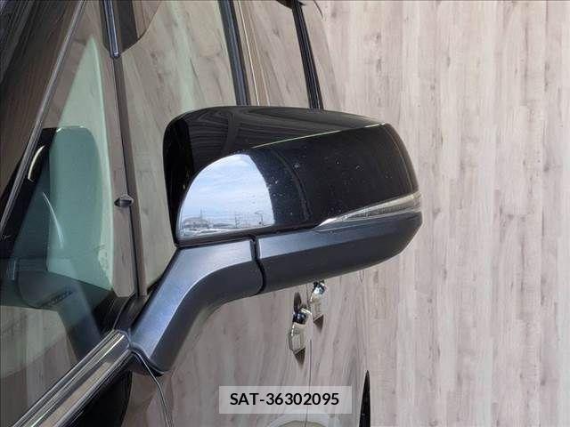 Toyota ALPHARD 2019-04 8312790-28