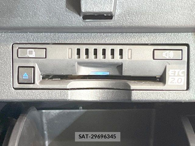 Toyota ALPHARD 2021-06 8312762-6
