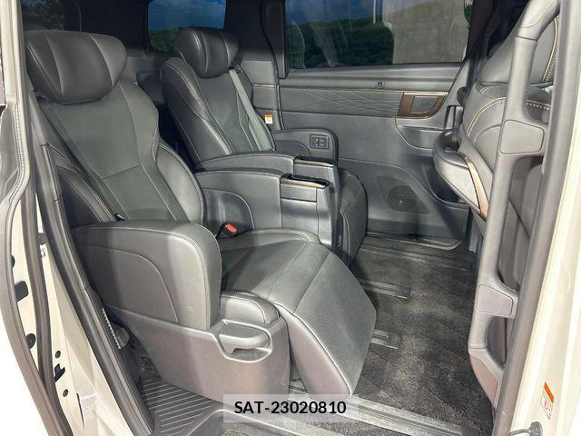 Toyota ALPHARD 2024-02 8312710-8