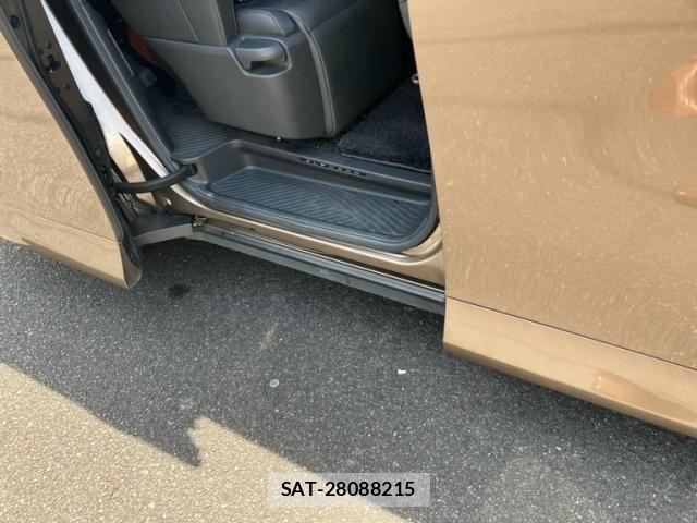 Toyota ALPHARD 2023-10 8312718-8