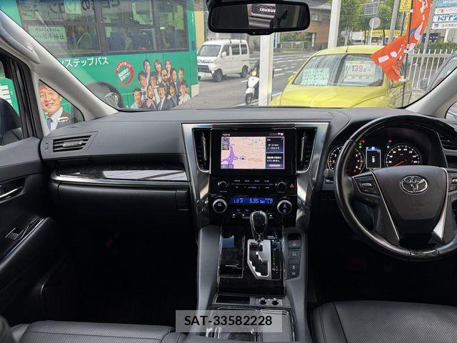 Toyota ALPHARD 2022-03 8312775-1