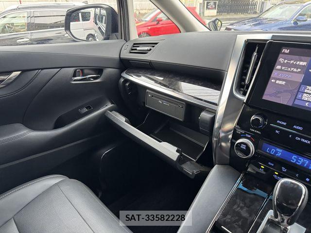 Toyota ALPHARD 2022-03 8312775-20