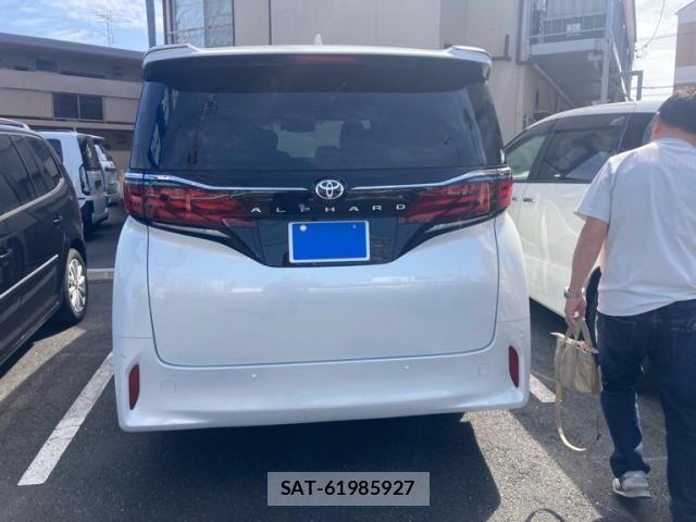 Toyota ALPHARD 2024-04 8312713-3