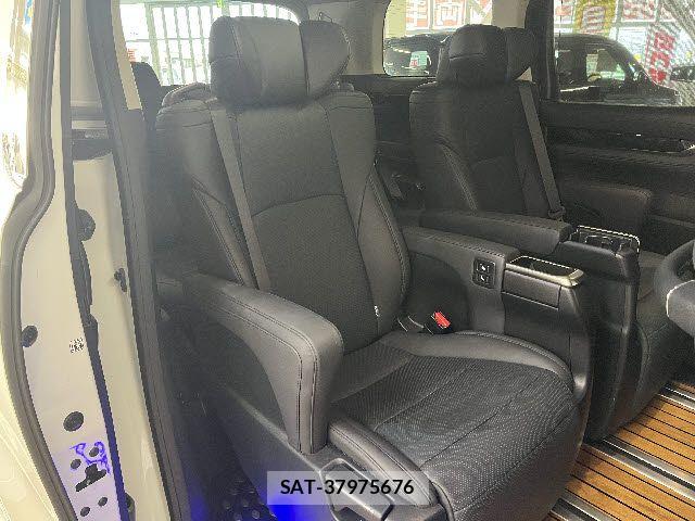 Toyota ALPHARD 2022-09 8312728-9