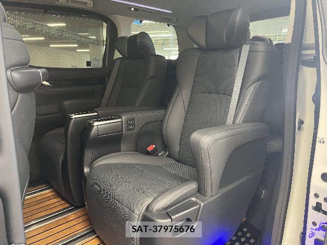 Toyota ALPHARD 2022-09 8312728-12