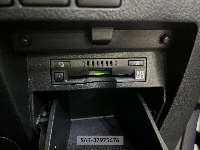 Toyota ALPHARD 2022-09 8312728-15