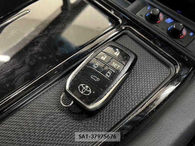 Toyota ALPHARD 2022-09 8312728-25