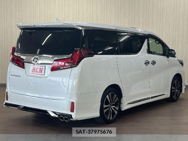 Toyota ALPHARD 2022-09 8312728-2