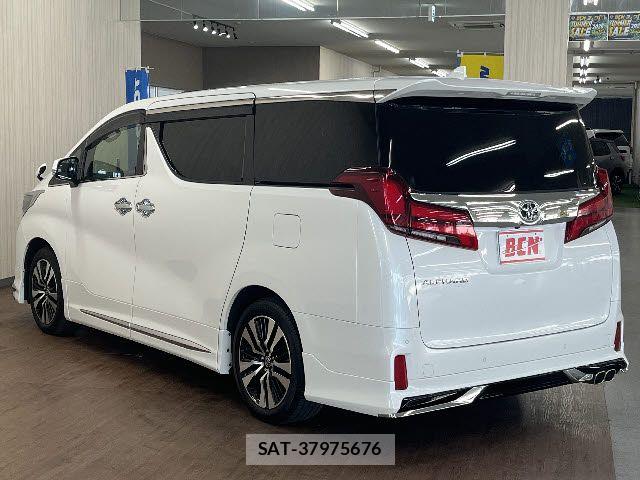 Toyota ALPHARD 2022-09 8312728-8