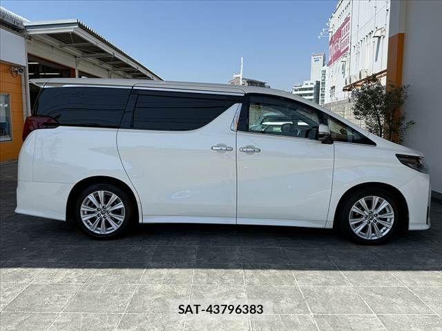Toyota ALPHARD 2019-04 8312782-11