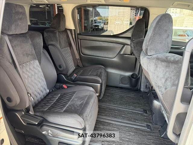 Toyota ALPHARD 2019-04 8312782-17