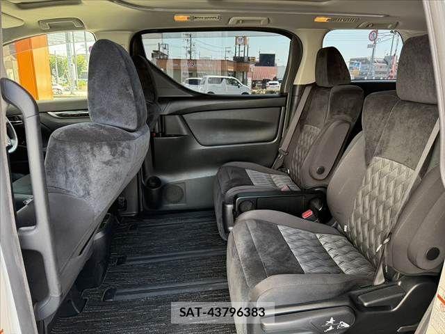 Toyota ALPHARD 2019-04 8312782-18