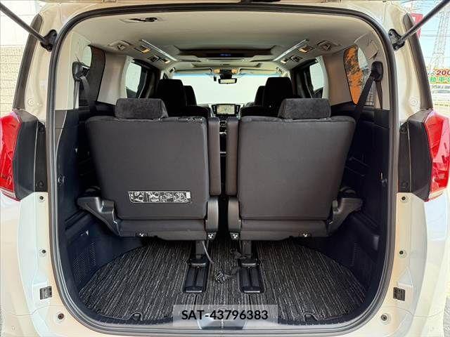 Toyota ALPHARD 2019-04 8312782-20