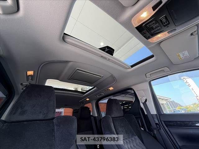 Toyota ALPHARD 2019-04 8312782-2