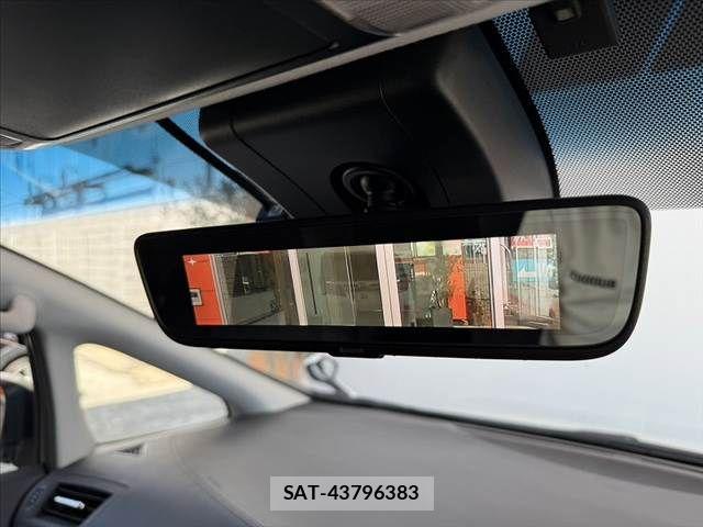 Toyota ALPHARD 2019-04 8312782-3