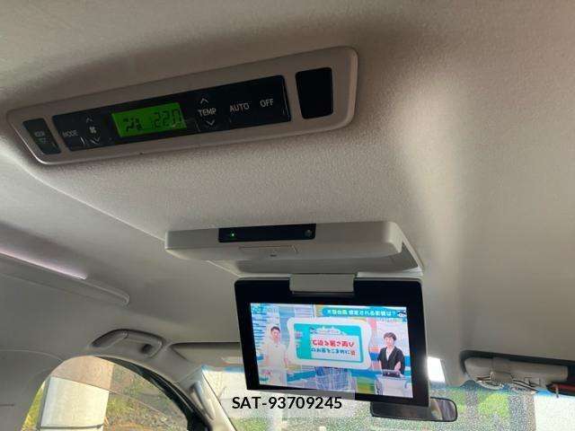 Toyota ALPHARD 2012-08 8334667-24