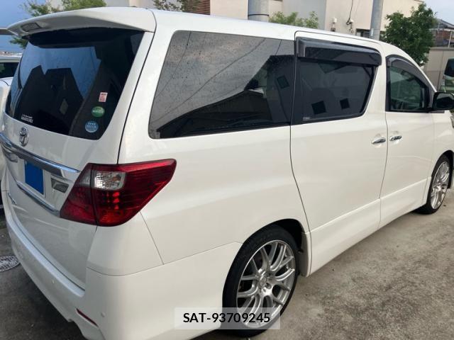 Toyota ALPHARD 2012-08 8334667-2