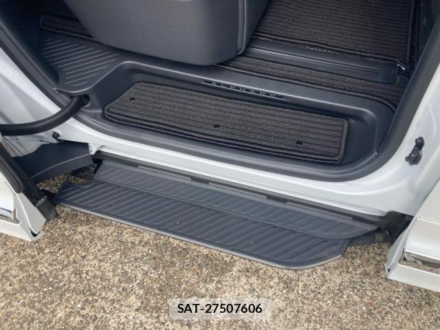 Toyota ALPHARD 2025-03 8334564-17